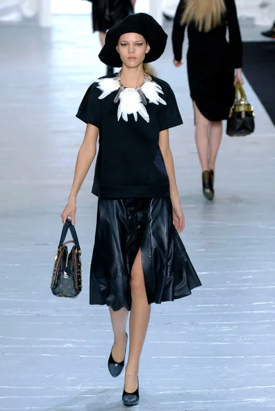 Look 16